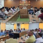 नवागत पुलिस अधीक्षक श्री पद्म विलोचन शुक्ल द्वारा प्रेस वार्ता आयोजित, वर्तमान में त्योहारों  के मद्देनज़र सुरक्षा व्यवस्था तथा आमजन की सुरक्षा से जुड़े महत्वपूर्ण विषयों पर हुई विस्तृत चर्चा