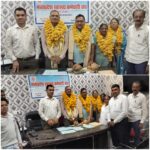 स्वास्थ्य विभाग में कर्मचारियों के सेवानिवृत्त होने पर हार-फूल से स्वागत के साथ शाल श्रीफल भेंटकर दी गई भावभीनी बिदाई