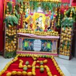 श्री बांके बिहारी मंदिर बड़वानी में कल आम्रकुंज मनोरथ  हुआ संपन्न  225 किलो  आम का ठाकुर जी को लगाया गया भोग