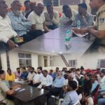 मोहर्रम पर्व के मद्देनजर बड़वानी  थाना परिसर में ताजिया एवं सवारियों की बैठक आयोजित की गई, थाना प्रभारी बलजीत सिंह बिसेन द्वारा आयोजकों को निर्देशित किया  कि सभी सवारी जुलूस निर्धारित समय एवं तय मार्ग से ही शांतिपूर्वक निकाले जाएं, ताजिया की ऊंचाई निर्धारित मानकों के अनुरूप रखने, यातायात व्यवस्था का विशेष ध्यान रखने तथा माननीय न्यायालय की गाइडलाइन के अनुसार सीमित ध्वनि स्तर पर साउंड सिस्टम का उपयोग करे