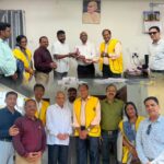 डॉक्टर्स ही वो इंसान है जिसे हर व्यक्ति कष्ट के समय याद करता है और डॉक्टर्स भी अपना काम इमानदारी से कर मरीजो को नवजीवन देता है कहा लायंस क्लब सचिव जया शर्मा ने… किया डॉक्टर्स और सी.ए. का सम्मान